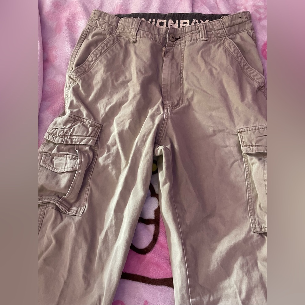 tan/khaki cargo pants size 32 waist men’s and women’s y2k grunge vintage core